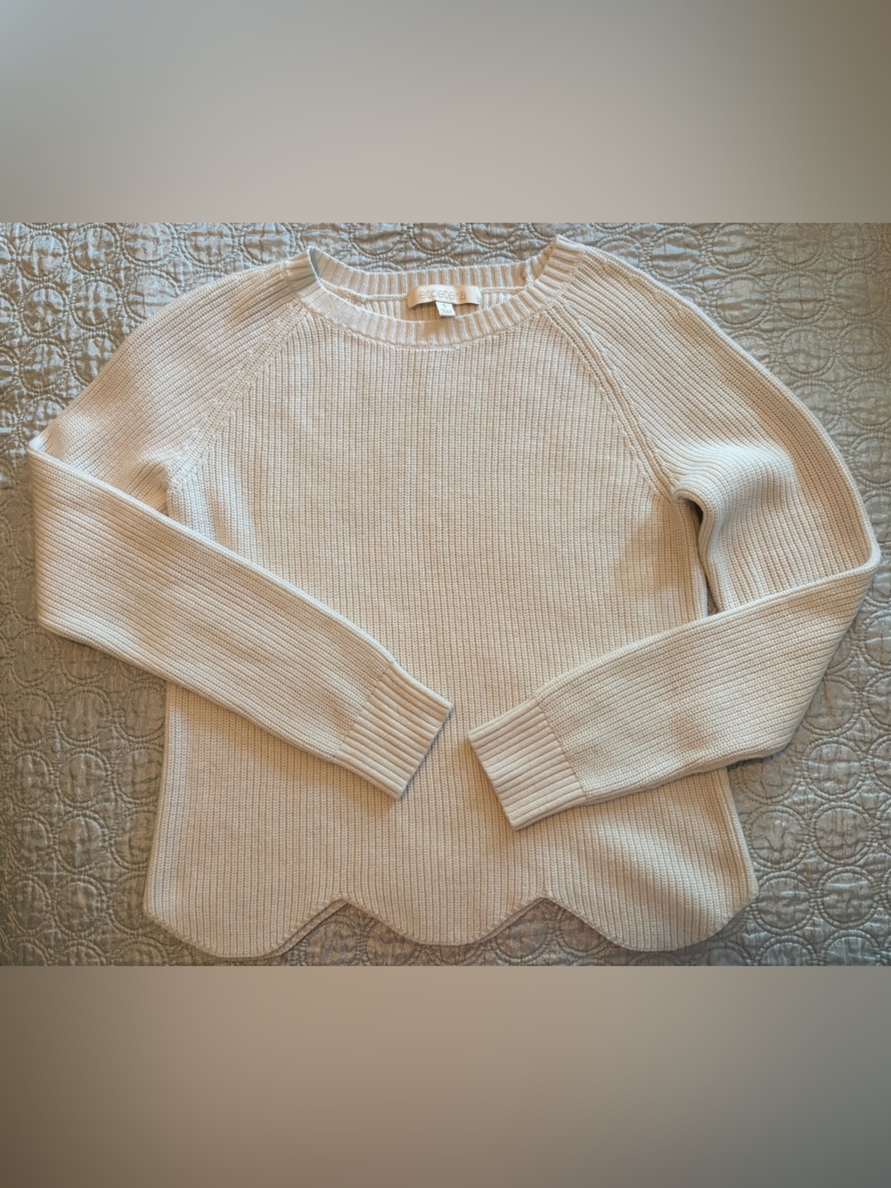 Etcetera White Scallop-Hem Ribbed Crewneck Sweater